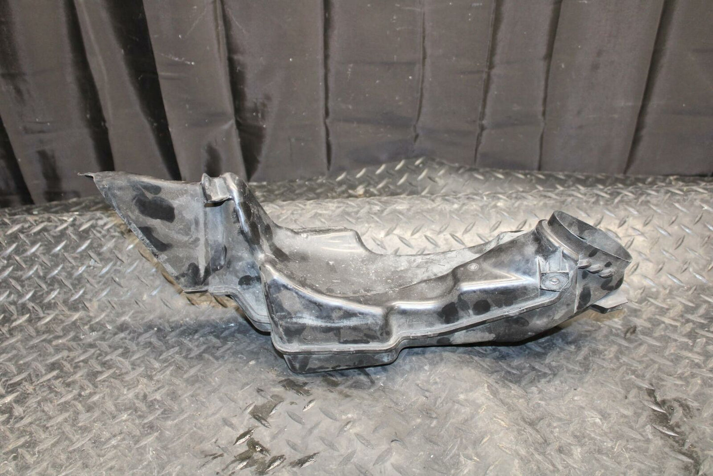 08-09 SUZUKI GSXR600 LEFT RAM AIR INTAKE DUCT TUBE BB204