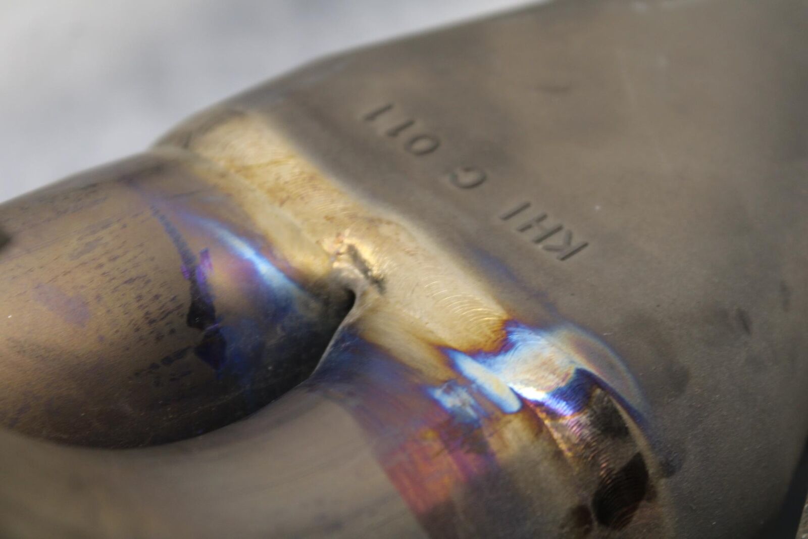 2006 Kawasaki Ninja ZX10R EXHAUST PIPE MUFFLER SLIP ON CAN SILENCER BB581