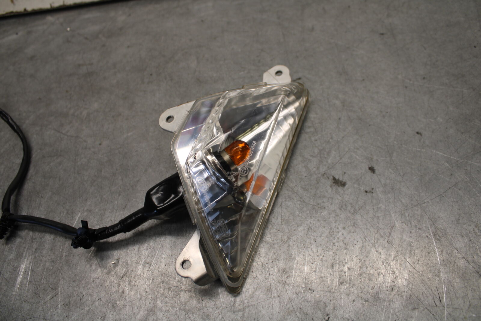 18-23 KAWASAKI NINJA 400 RIGHT FRONT TURN SIGNAL LIGHT INDICATOR BB660