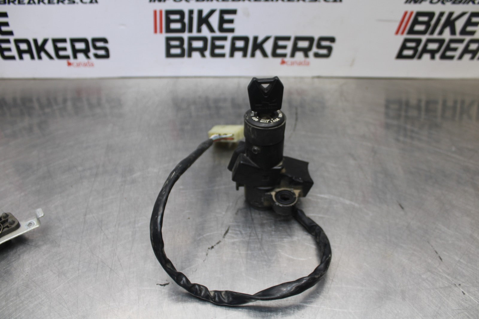 07-08 KAWASAKI NINJA ZX6R IGNITION LOCK W KEY SEAT LOCK BB203