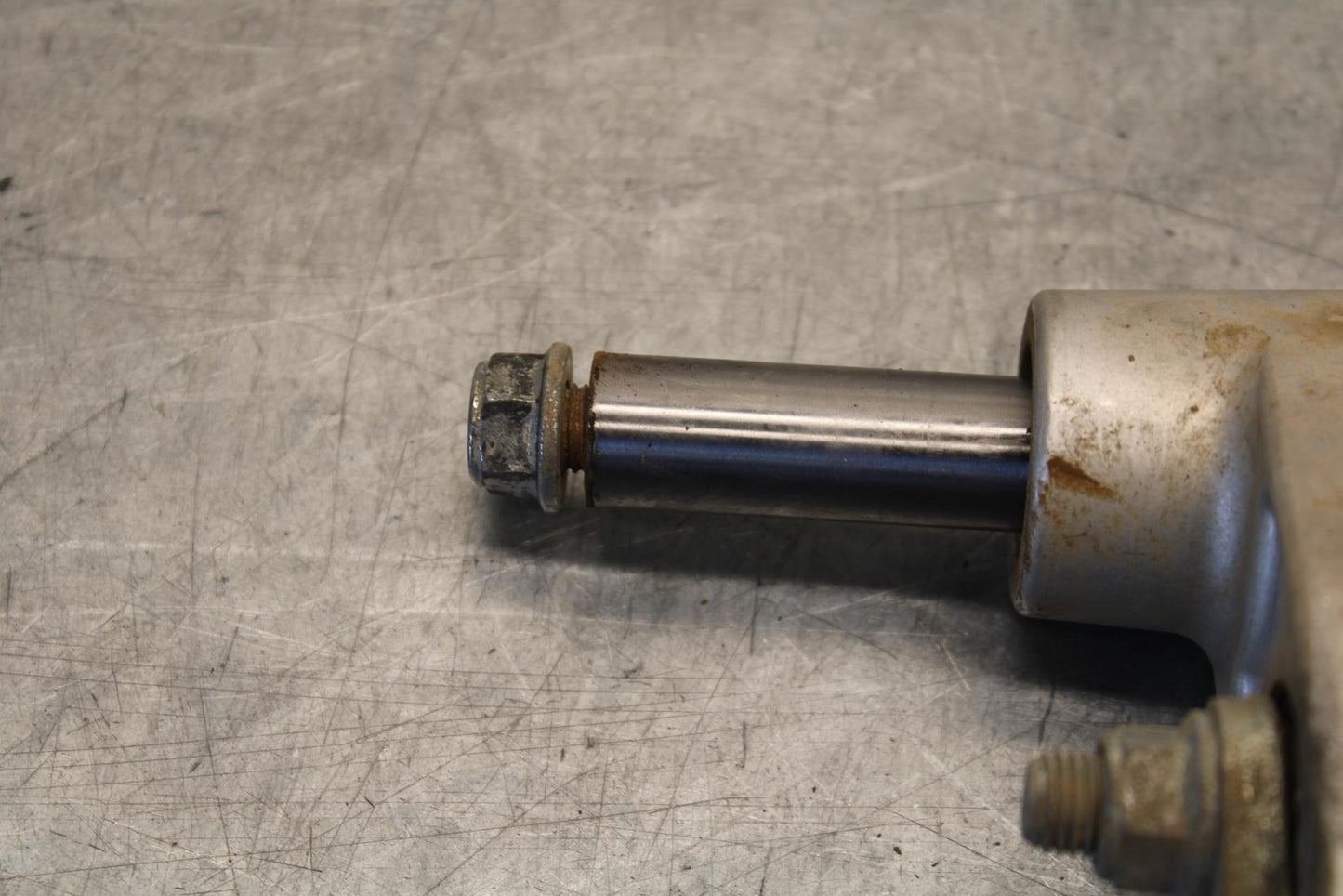 2015 Yamaha FZ09 REAR DOGBONE SHOCK LINKAGE LINK 1RC-2217A-00-00 BB69