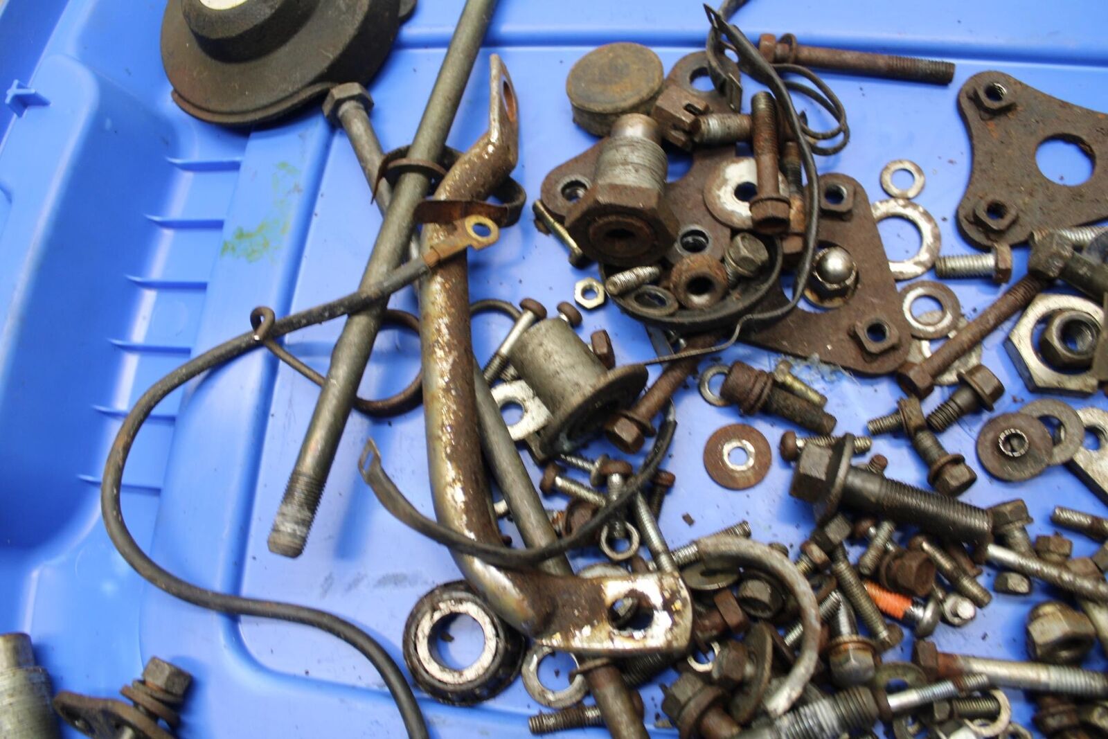 80-81 SUZUKI GS1000G ENGINE LEFTOVER BOLTS HARDWARE MOTOR SCREWS BB91