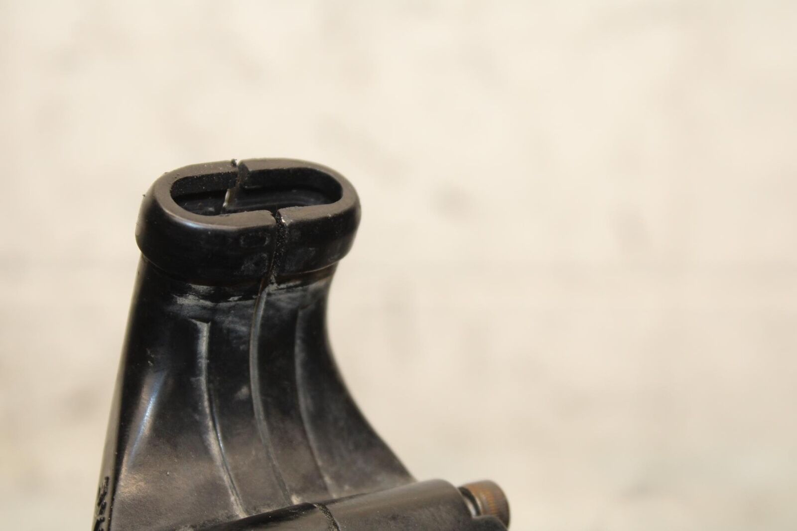 2000 Kawasaki Ninja ZX12R ZX1200A THROTTLE CABLE LINE HOUSING GUIDE BB565