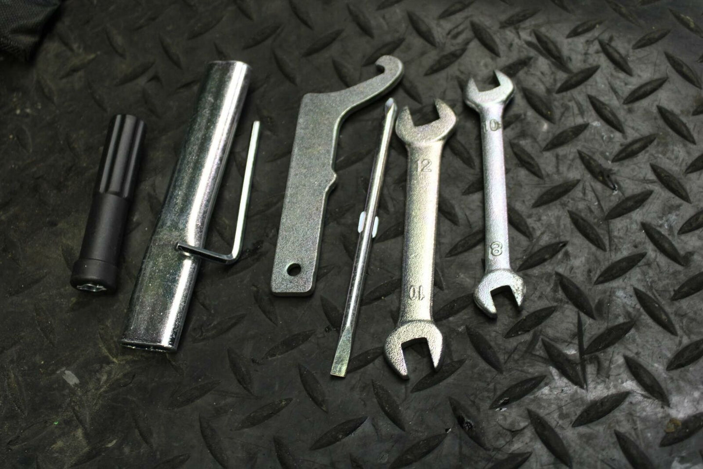 19 YAMAHA YZF R3 STOCK TOOLS OEM TOOL BAG KIT SET BB177