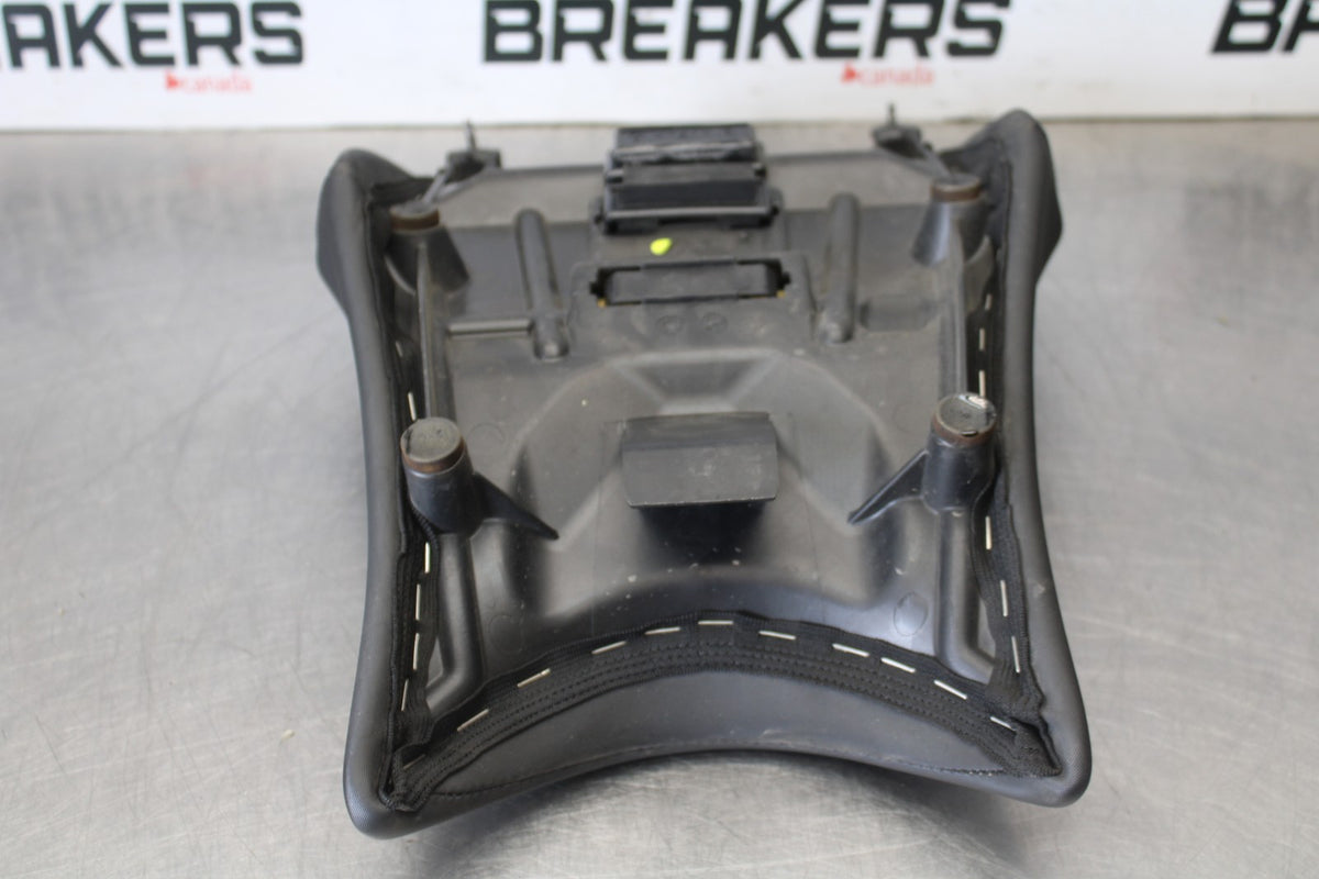 17-20 BMW S1000R FRONT DRIVERS SEAT PAD SADDLE PILLION BB909