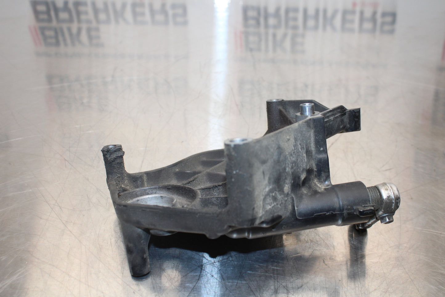 11 SUZUKI GSXR1000 ENGINE SPROCKET COVER BB142