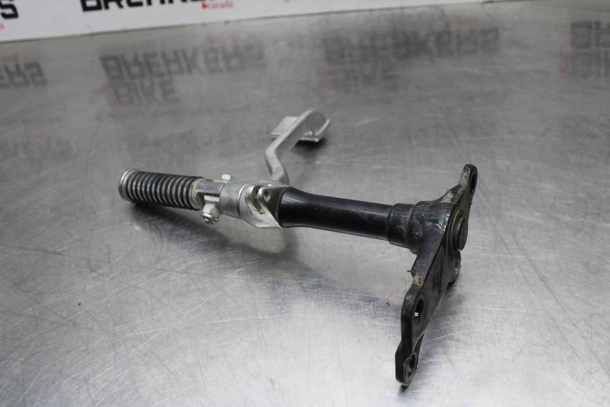 95-03 HARLEY-DAVIDSON SPORTSTER 1200 CUSTOM XL1200C RIGHT FRONT FOOT REST PEG