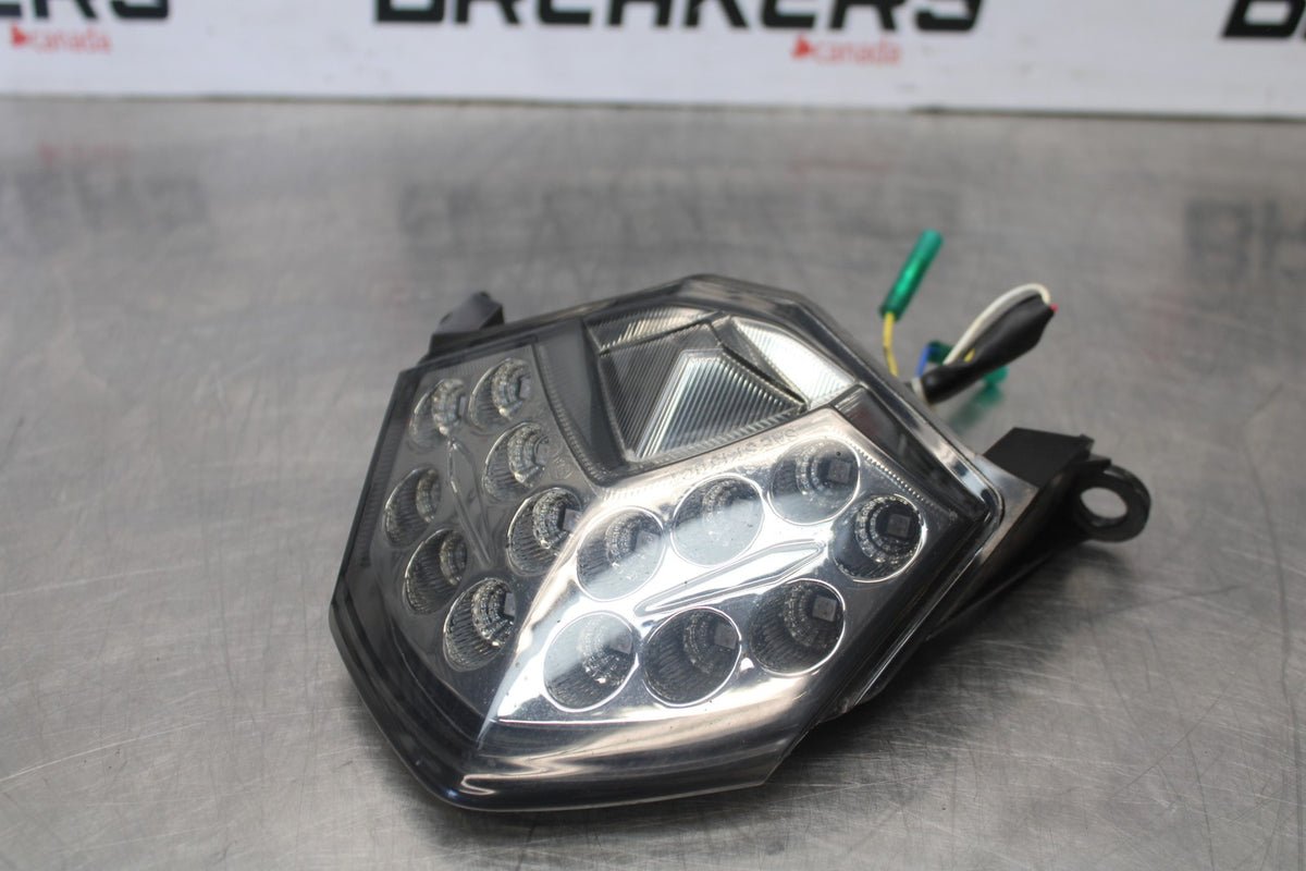 08 KAWASAKI NINJA ZX10R AFTERMARKET REAR TAIL TAILLIGHT BACK BRAKE LIGHT BB902