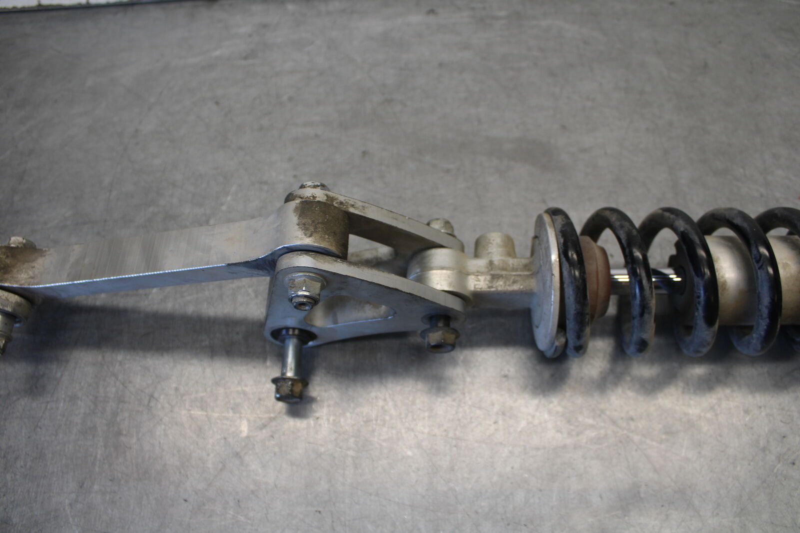 09-14 YAMAHA YZF R1 REAR BACK SHOCK ABSORBER SUSPENSION 14B-22210-10-00 BB696