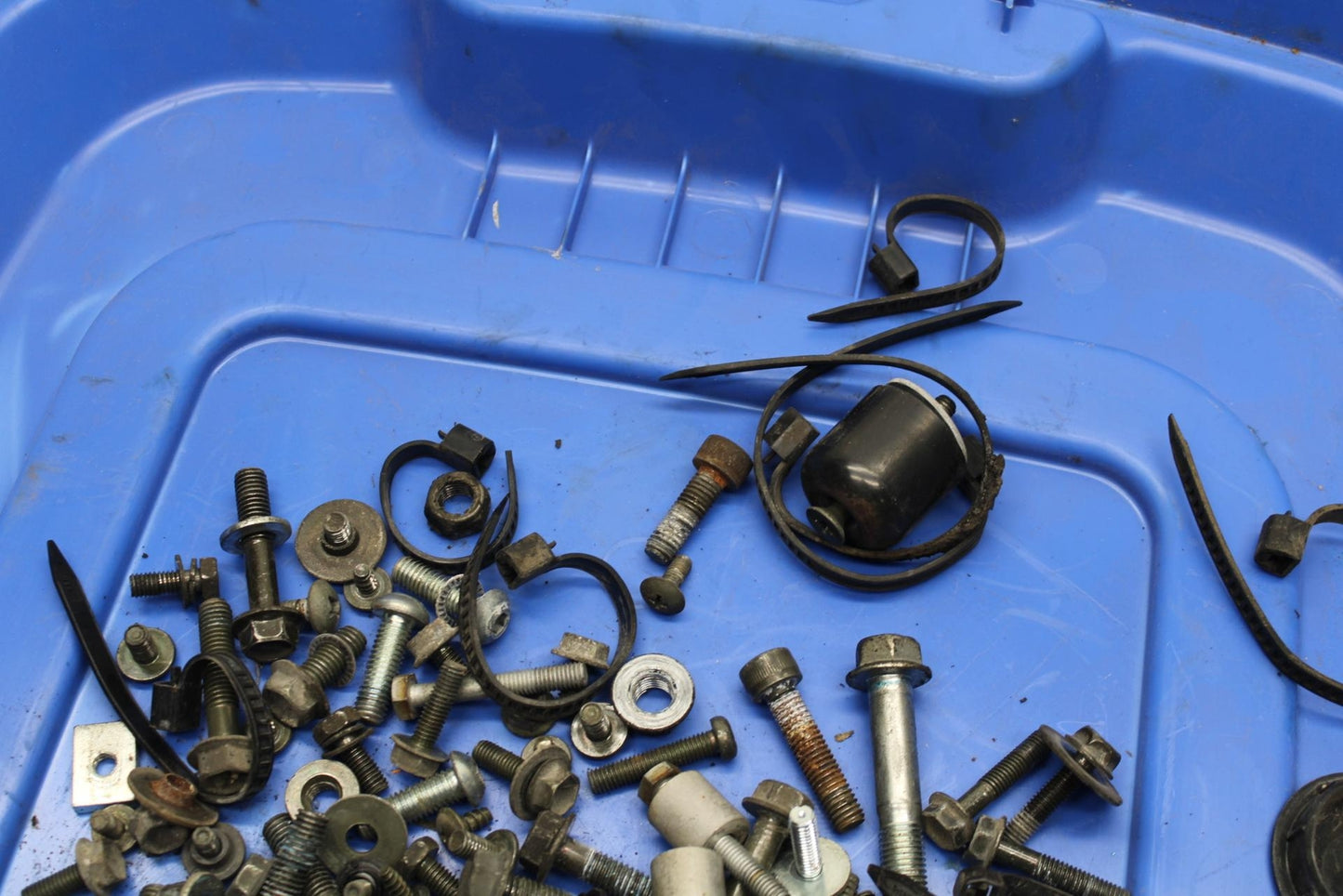 1995 Suzuki RF600R MISCELLANEOUS MOUNTING BOLTS HARDWARE MOTOR  BB615