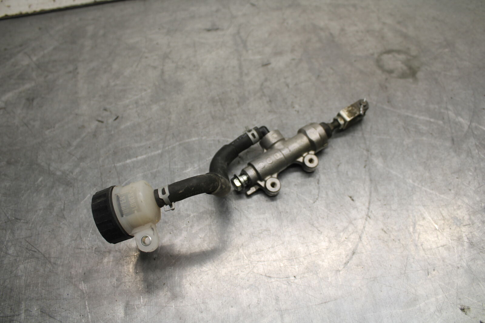 11-24 SUZUKI GSXR750 REAR BRAKE MASTER CYLINDER W RESERVOIR 69600-47H10  BB714