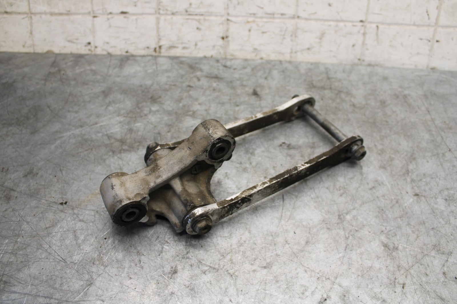 09-12 KAWASAKI NINJA ZX6R ZX600R REAR DOGBONE SHOCK LINKAGE LINK BB544