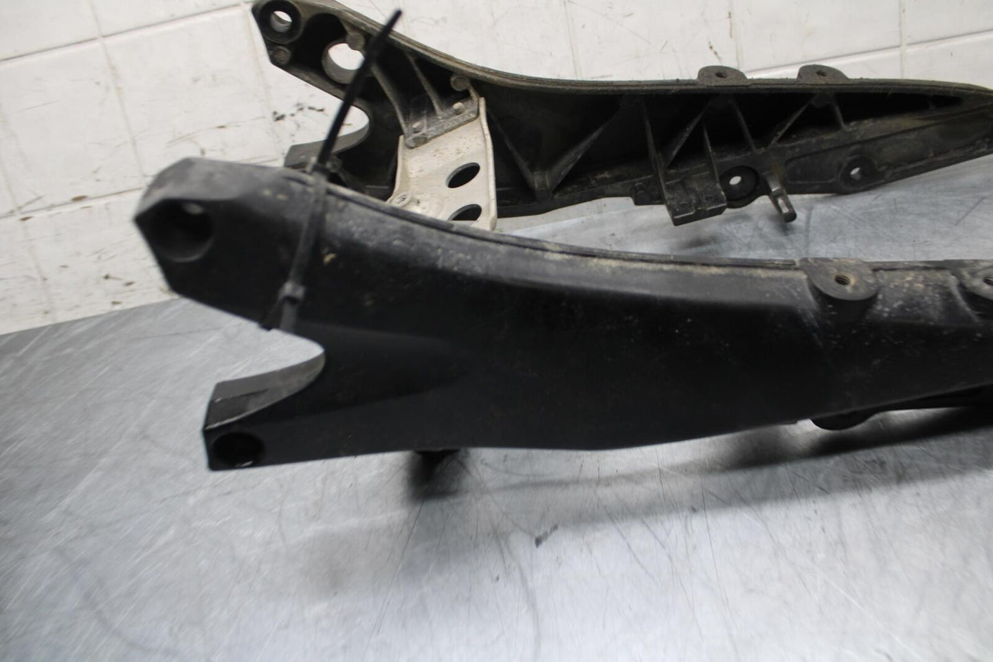 06-07 SUZUKI GSXR 600 REAR SUBFRAME BACK SUB FRAME BB499