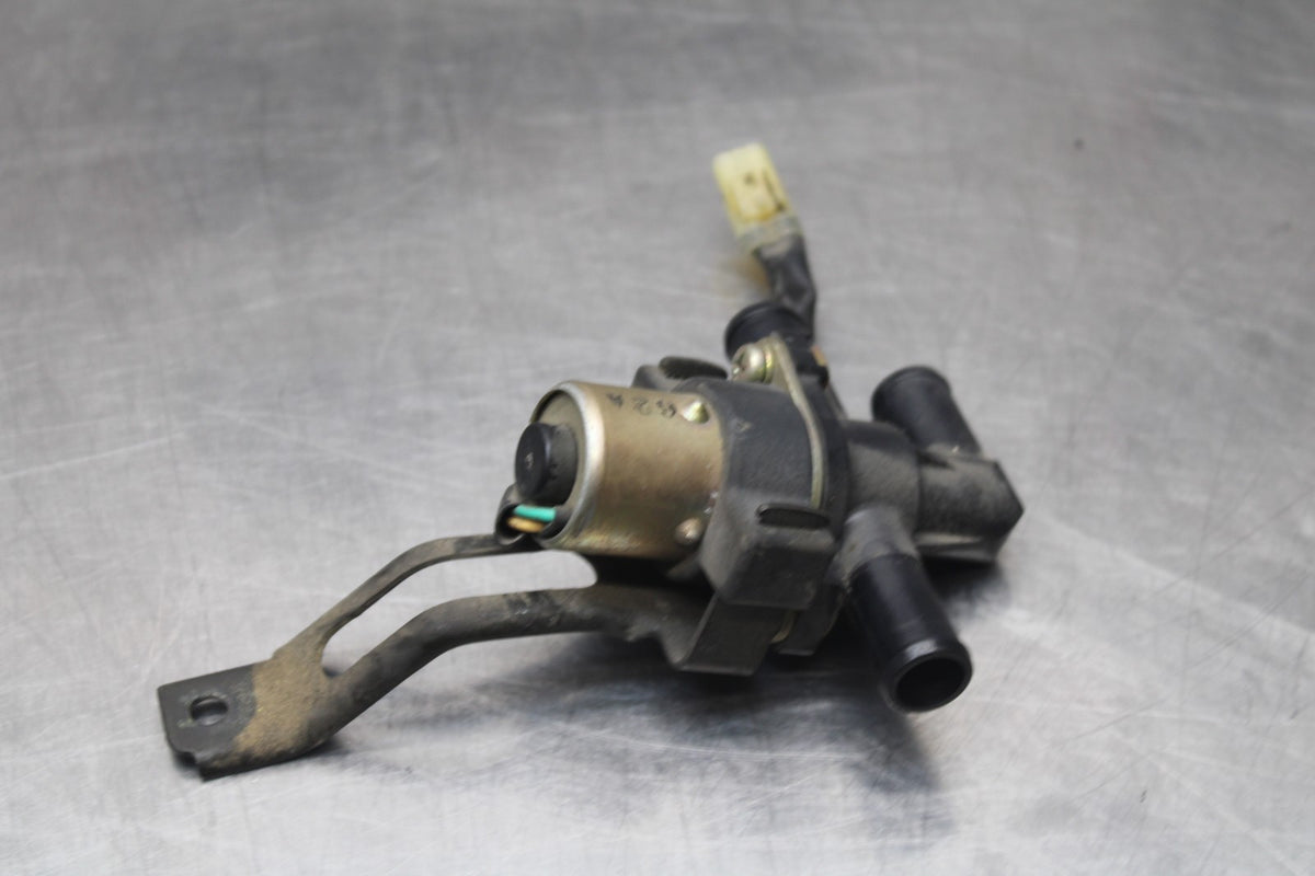 03-05 YAMAHA YZF R6  AIR VALVE SOLENOID TOP ENGINE SWITCH SENSOR BB793