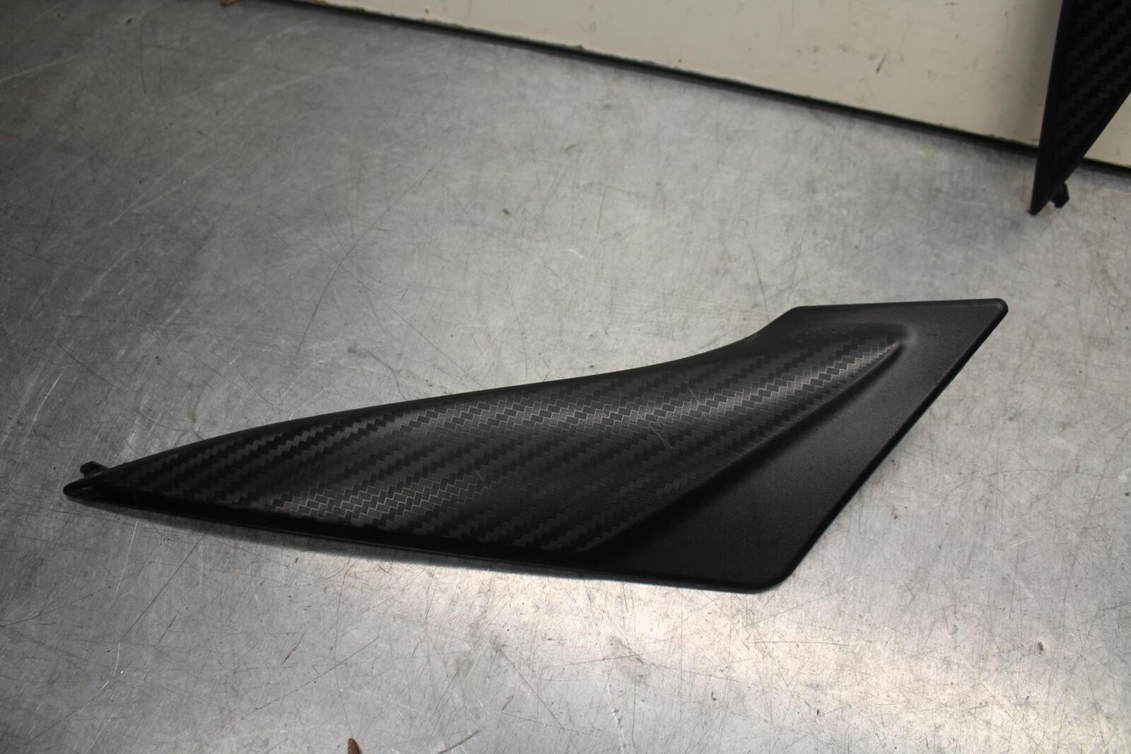 2011 Suzuki GSXR600 RIGHT LEFT GAS FUEL TANK PANELS COVERS TRIM SET  BB602