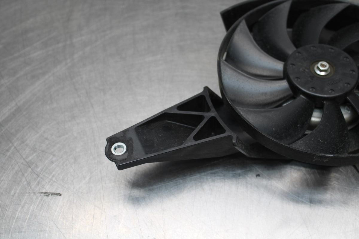 23-24 YAMAHA MT-07 ENGINE RADIATOR COOLING FAN BB927