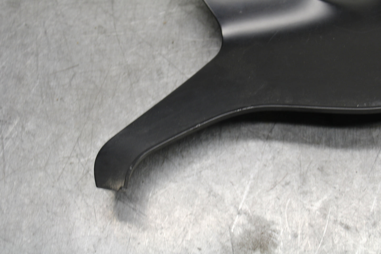 13-18 KAWASAKI NINJA ZX6R CENTER REAR BACK TAIL FAIRING COWL  BB682