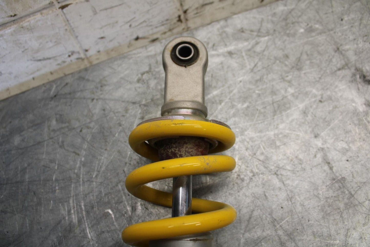 2015 Yamaha FZ09 REAR BACK SHOCK ABSORBER SUSPENSION 1RC-22210-50-00 BB535