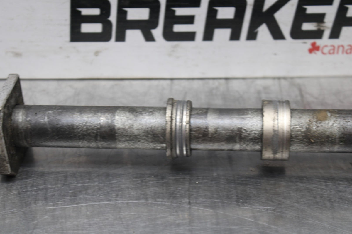 00 SUZUKI GSXR750 REAR AXLE BACK WHEEL RIM PIVOT BOLT AXEL BB820
