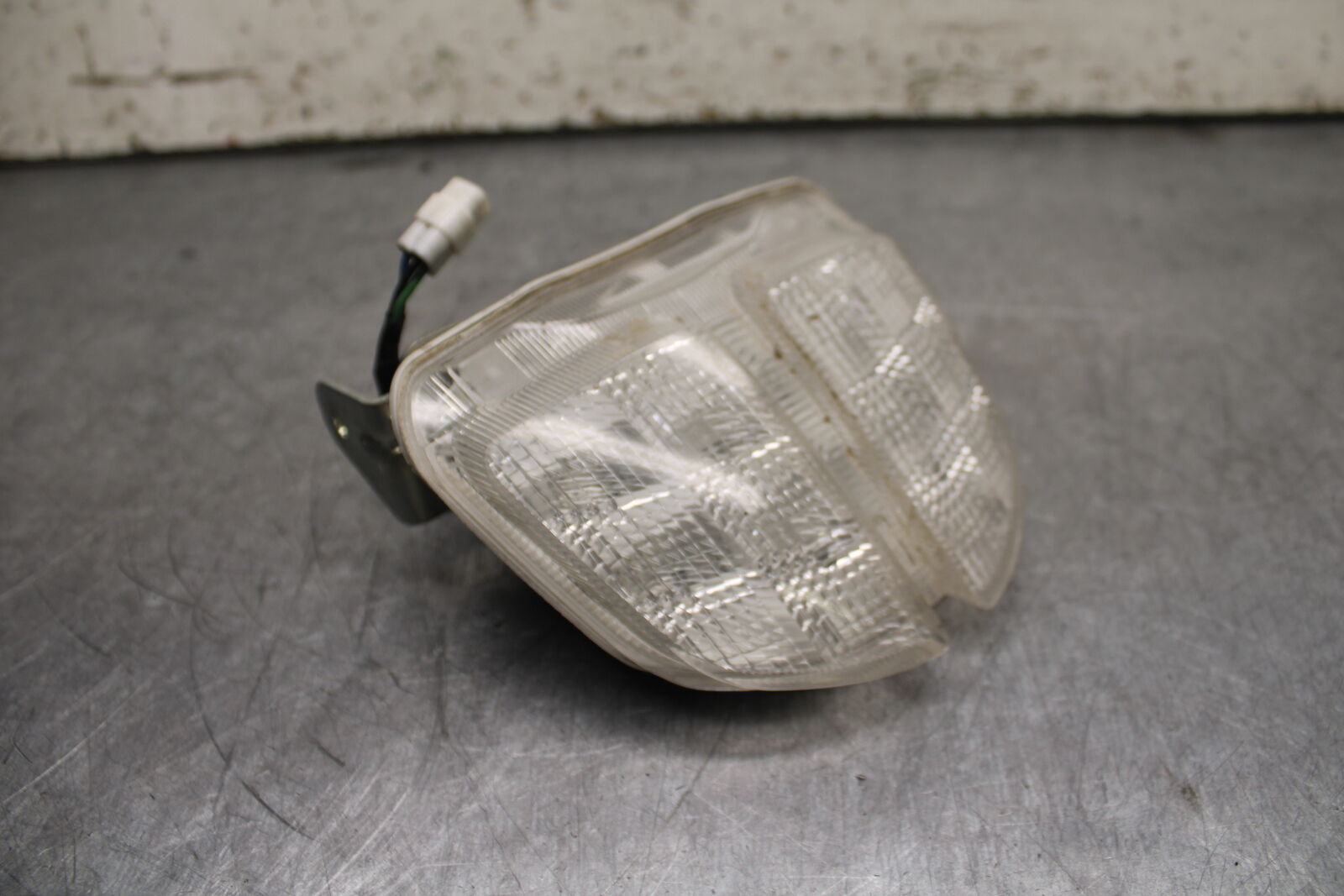 06-07 SUZUKI GSXR750 REAR TAIL TAILLIGHT BACK BRAKE LIGHT BB110