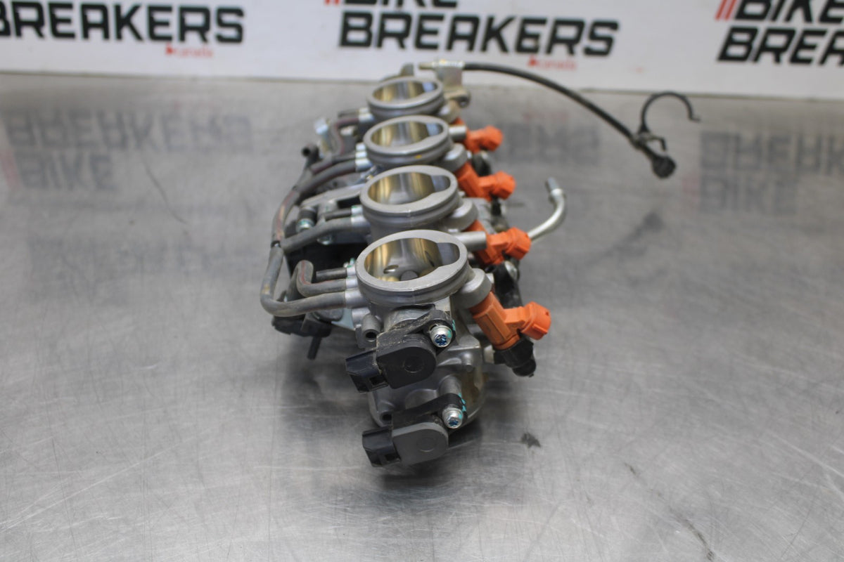 24-25 KAWASAKI NINJA ZX6R MAIN FUEL INJECTORS / THROTTLE BODIES BB785