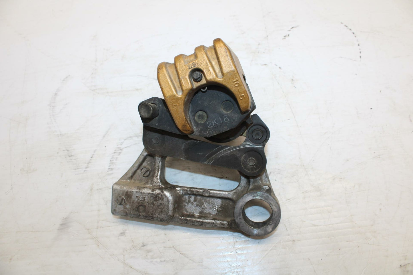 03 KAWASAKI NINJA ZX6RR ZX600K REAR BACK BRAKE CALIPER W MOUNT BRACKET BB264