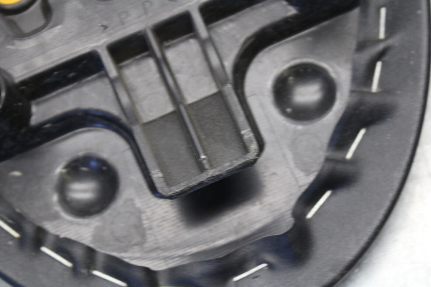 05-06 SUZUKI GSXR1000 REAR BACK PASSENGER TANDEM SEAT PAD SADDLE PILLION BB663