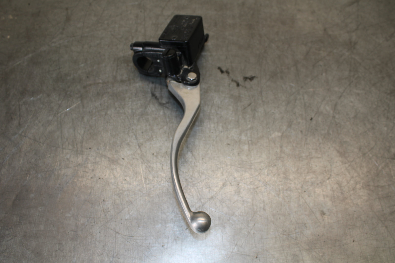 13-15 HONDA CBR500R FRONT BRAKE MASTER CYLINDER w/ LEVER 45510-MGZ-305 BB704