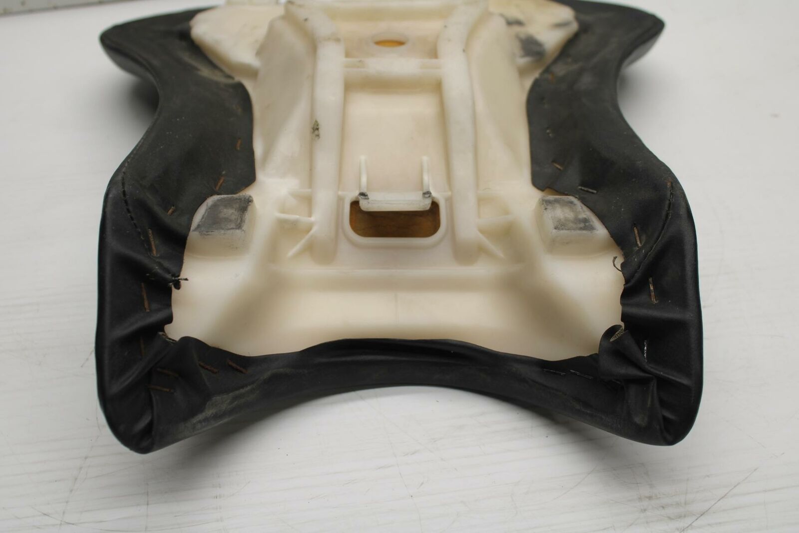 06 YAMAHA YZF R1 FRONT DRIVERS SEAT PAD SADDLE PILLION BB282