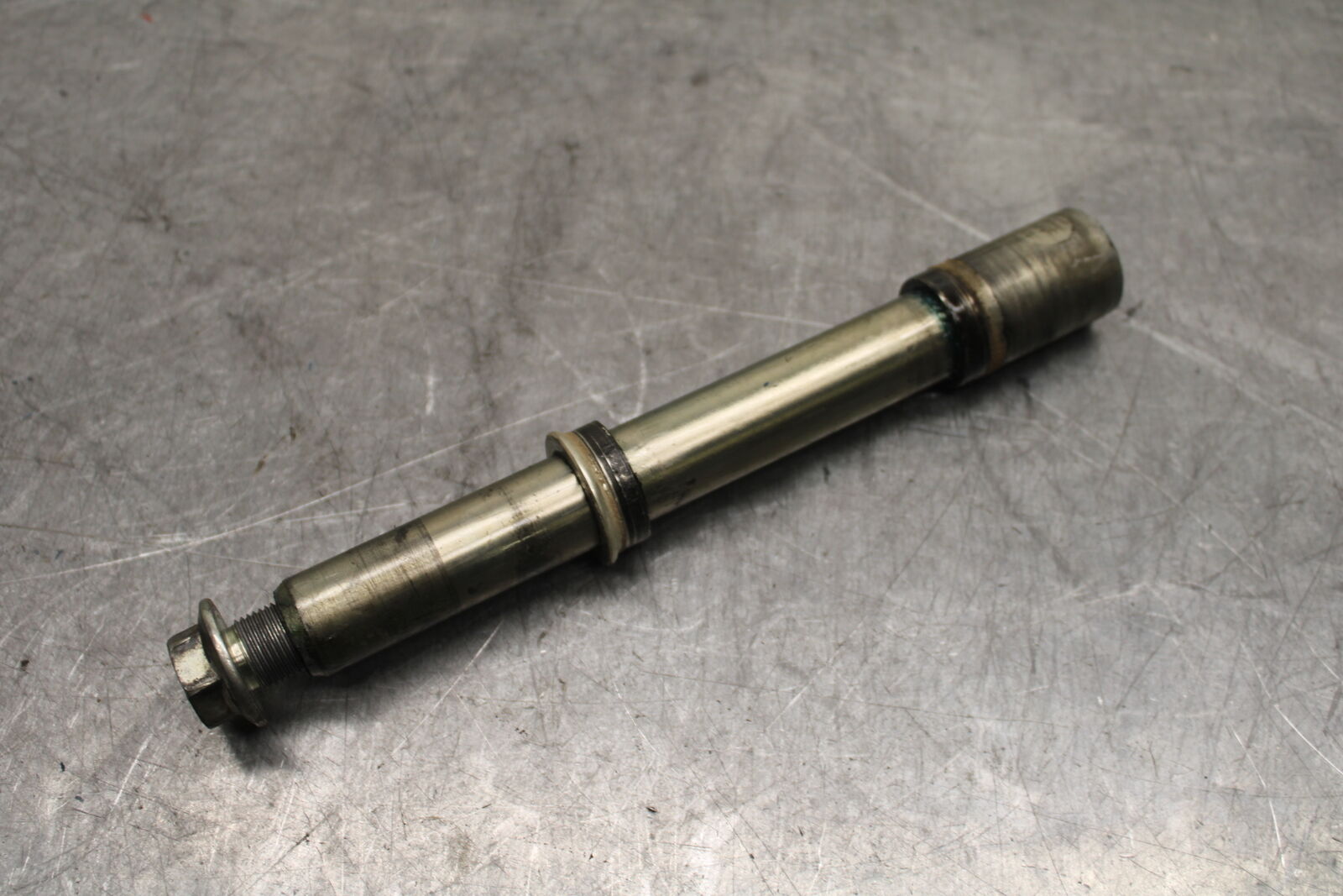08-10 SUZUKI GSXR 600 FRONT WHEEL RIM AXLE PIVOT BOLT  BB721