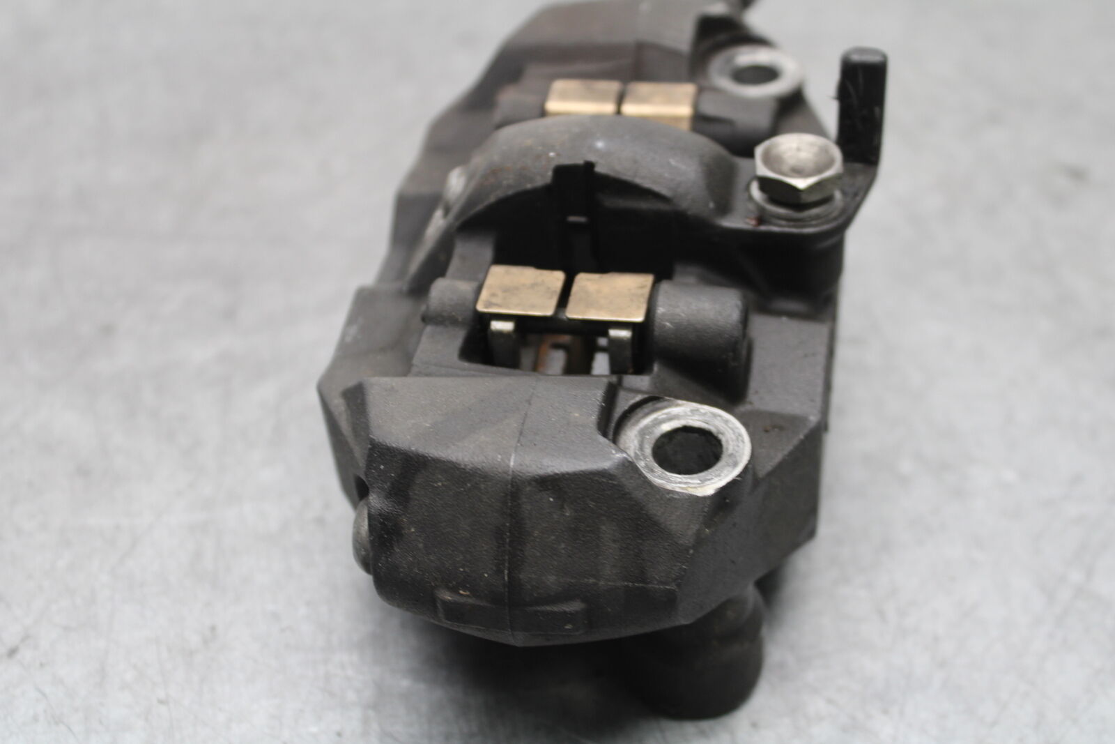 05-06 SUZUKI GSXR1000 RIGHT LEFT FRONT BRAKE CALIPER SET PAIR CALIPERS BB677