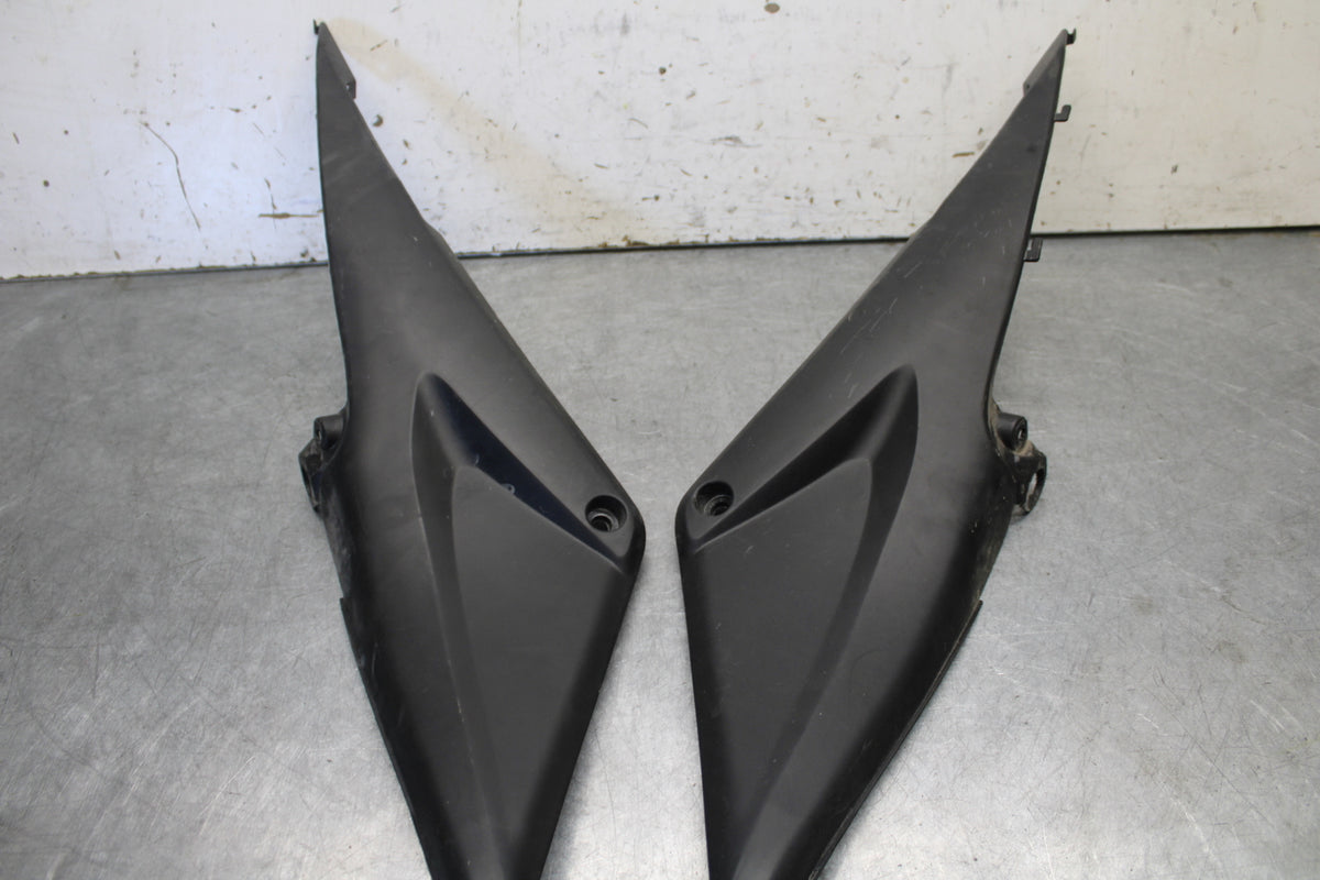 05-06 HONDA CBR600RR RIGHT LEFT FRONT SIDE SEAT PANELS COWLS FAIRINGS  BB689