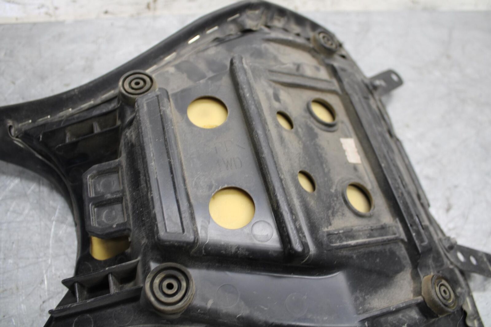 2015 Yamaha YZF R3 FRONT DRIVERS SEAT PAD SADDLE PILLION 1WD-F4710-00-00 BB526