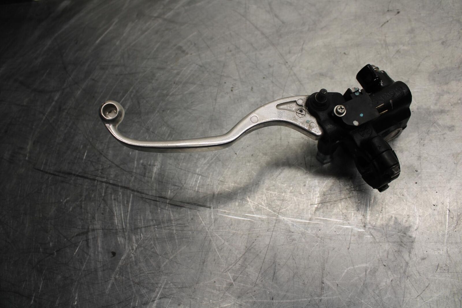 17 KAWASAKI VERSYS-X 300 FRONT BRAKE MASTER CYLINDER w/ LEVER BB504