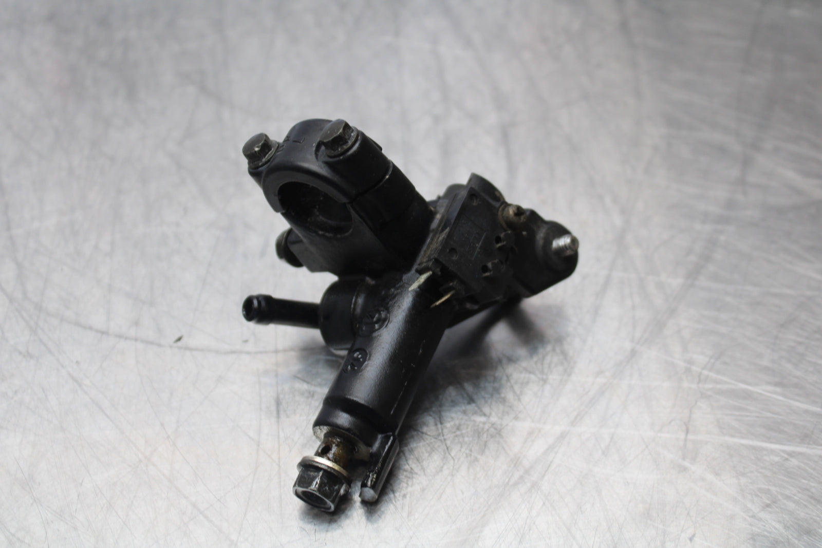 98-05 HONDA SUPER HAWK 1000 VTR1000F FRONT BRAKE MASTER CYLINDER BB152