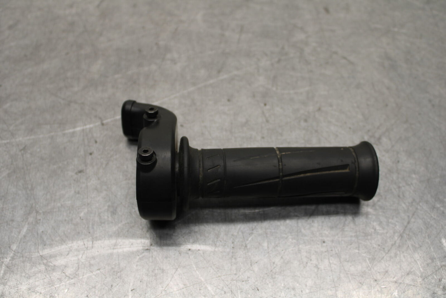 16 KAWASAKI NINJA ZX10R THROTTLE CABLE HOUSING AND TUBE BB650