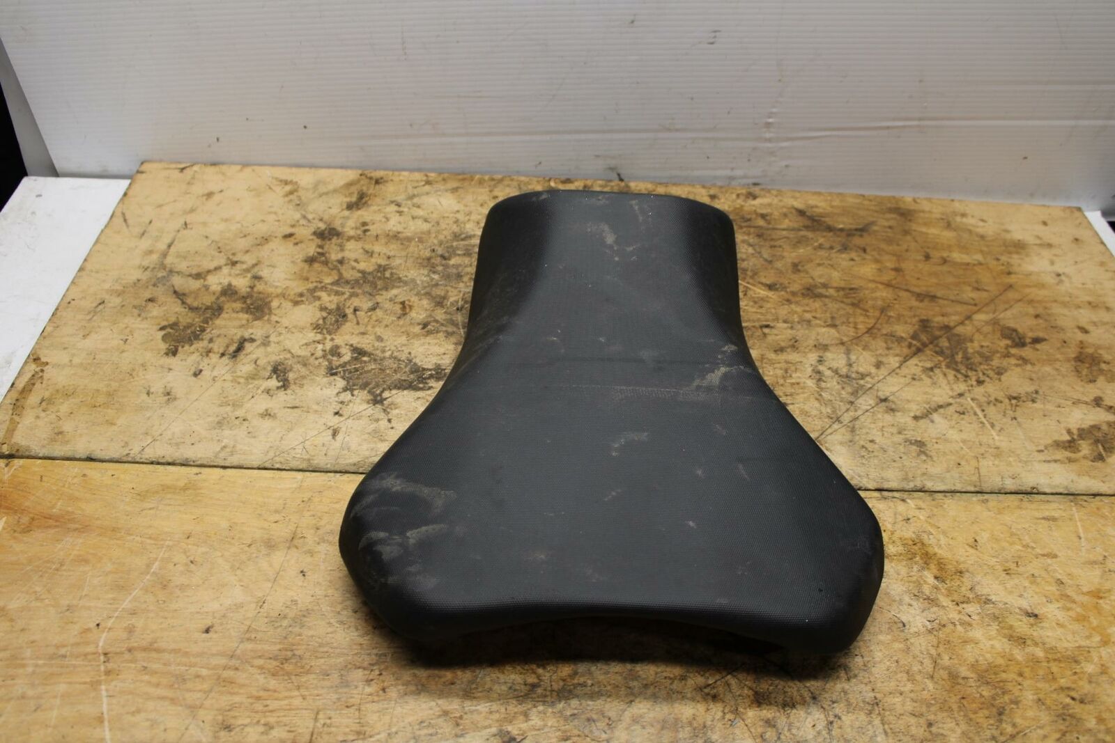 11-21 SUZUKI GSXR600 FRONT DRIVERS SEAT PAD SADDLE PILLION BB346