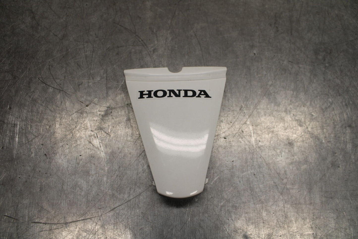 08 HONDA CBR125R CENTER REAR BACK TAIL FAIRING COVER TRIM COWL BB114