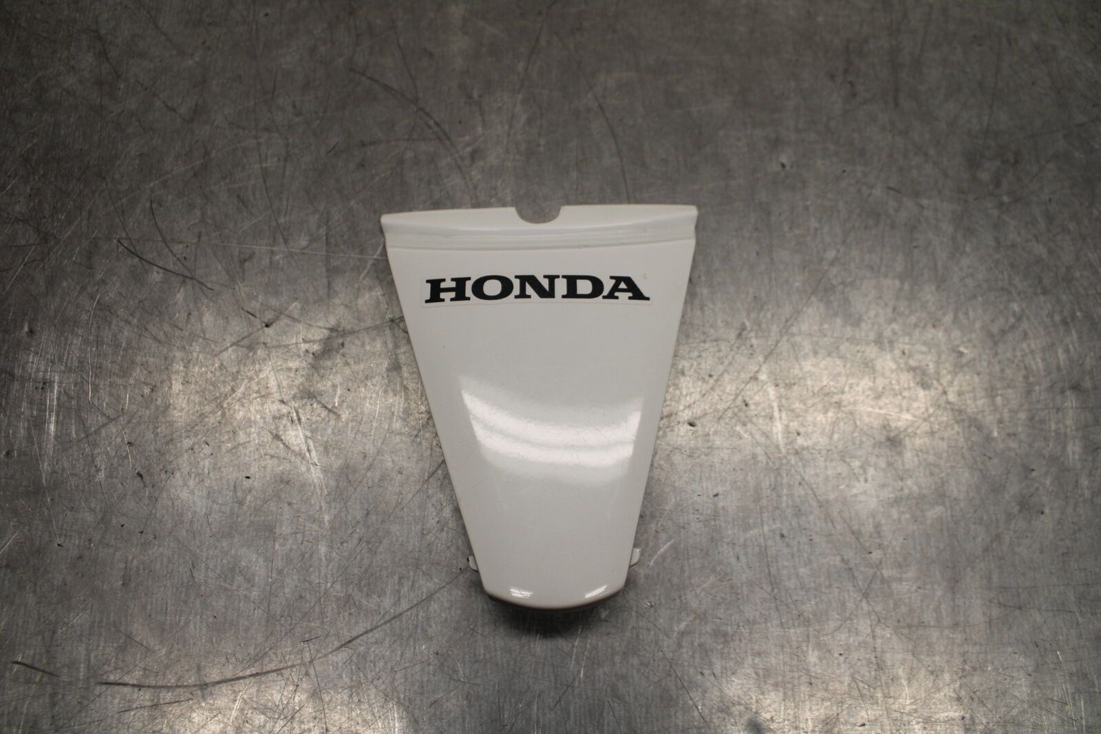 08 HONDA CBR125R CENTER REAR BACK TAIL FAIRING COVER TRIM COWL BB114