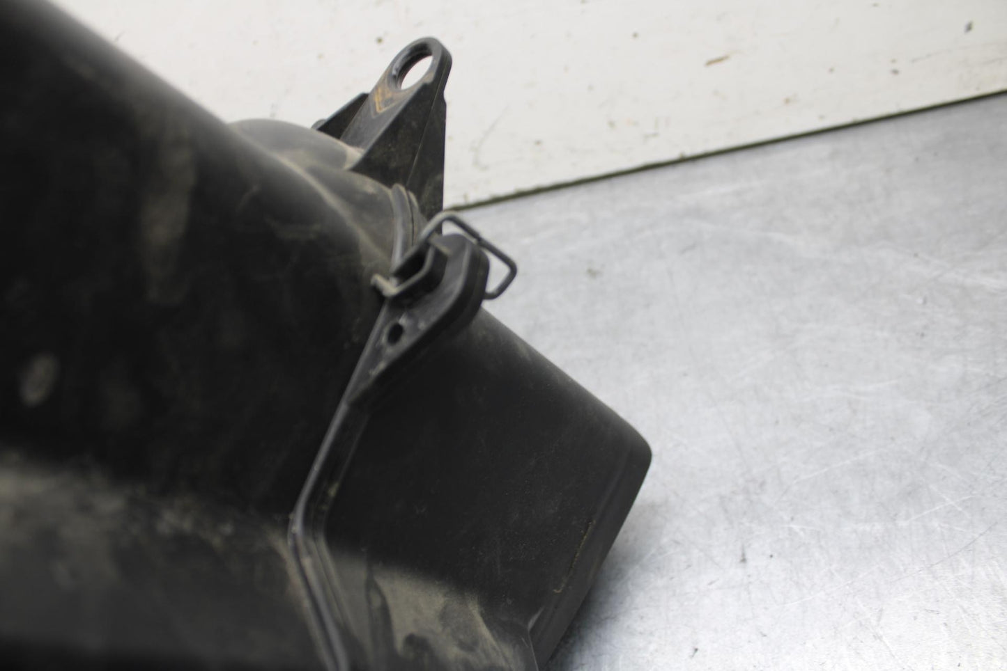 16-18 KTM 690 DUKE AIRBOX AIR INTAKE FILTER BOX BB631