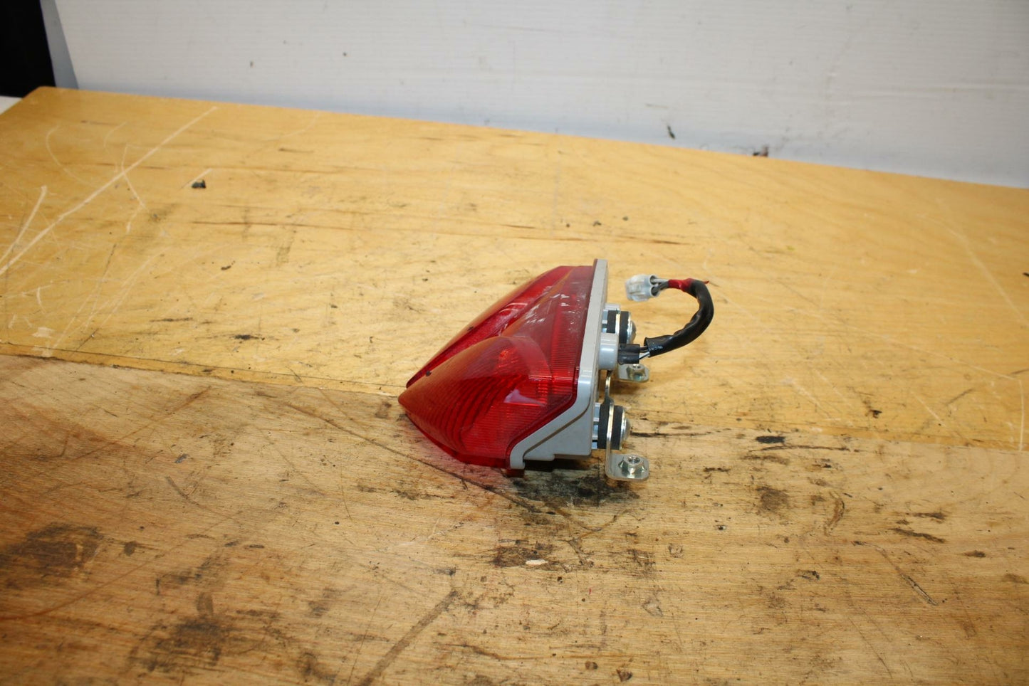 11-21 SUZUKI GSXR750 REAR TAIL TAILLIGHT BACK BRAKE LIGHT BB320