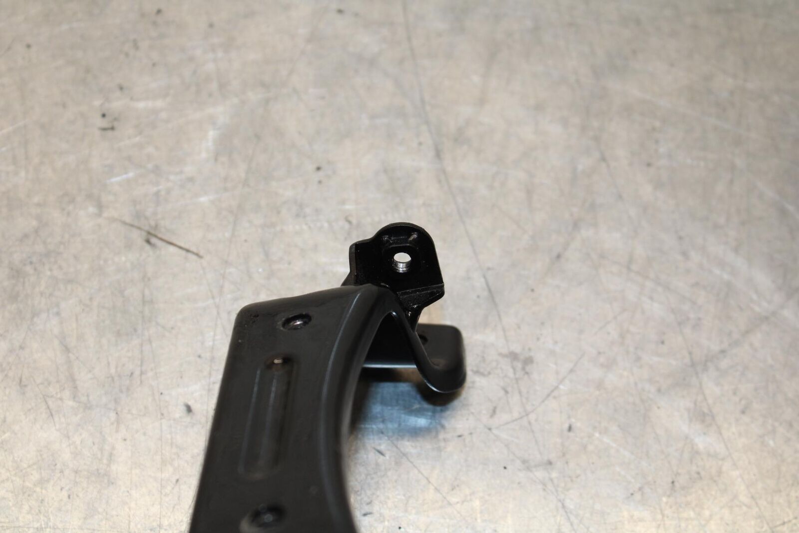 19-22 KAWASAKI Z400 GAS TANK FUEL CELL PETROL RESERVOIR BRACKET MOUNT BB70