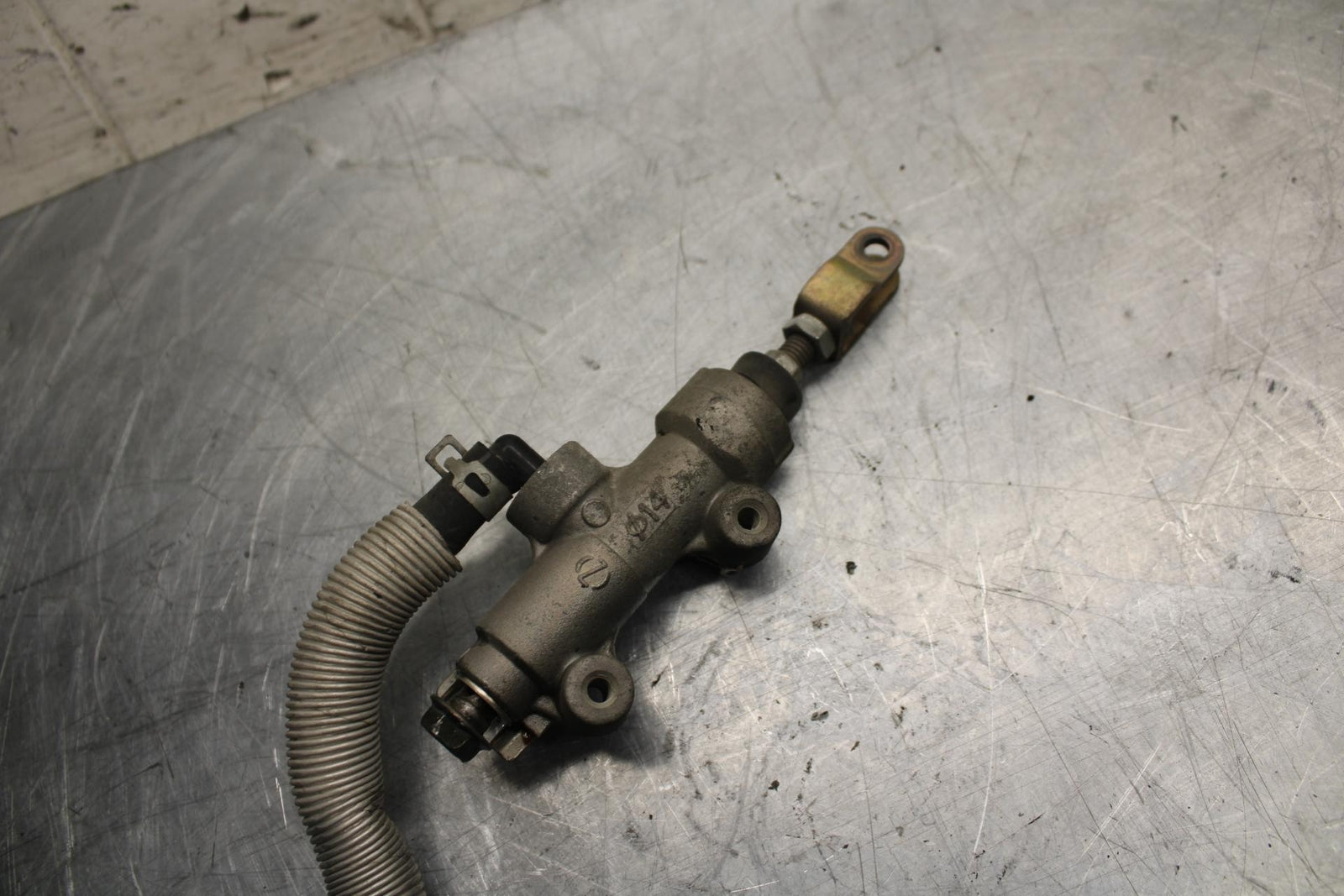 06-09 SUZUKI M109R BOULAVARD REAR BACK BRAKE MASTER CYLINDER W RESERVOIR BB501