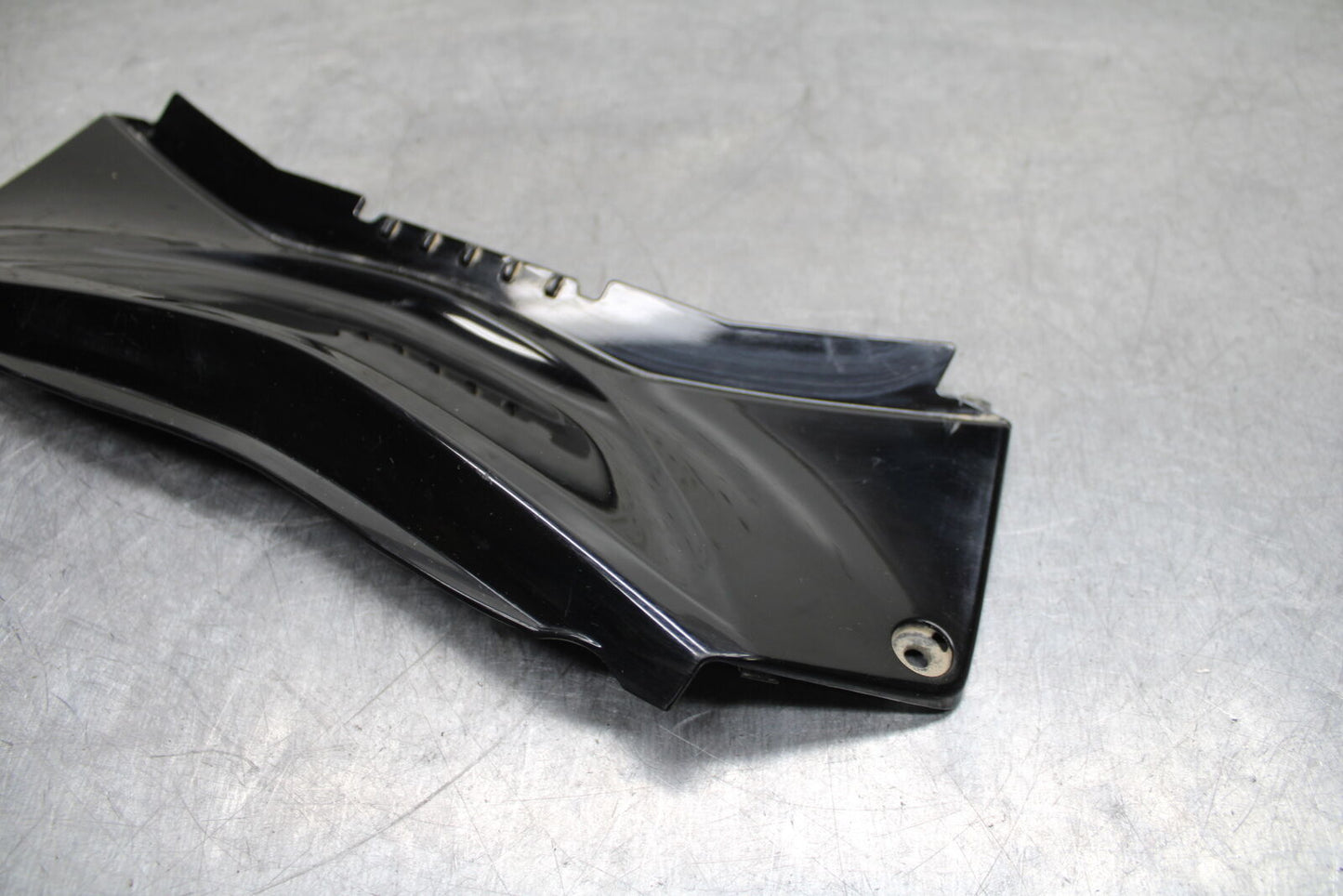 19-24 YAMAHA R3 CENTER REAR BACK SEAT TAIL FAIRING COVER TRIM COWL BB736