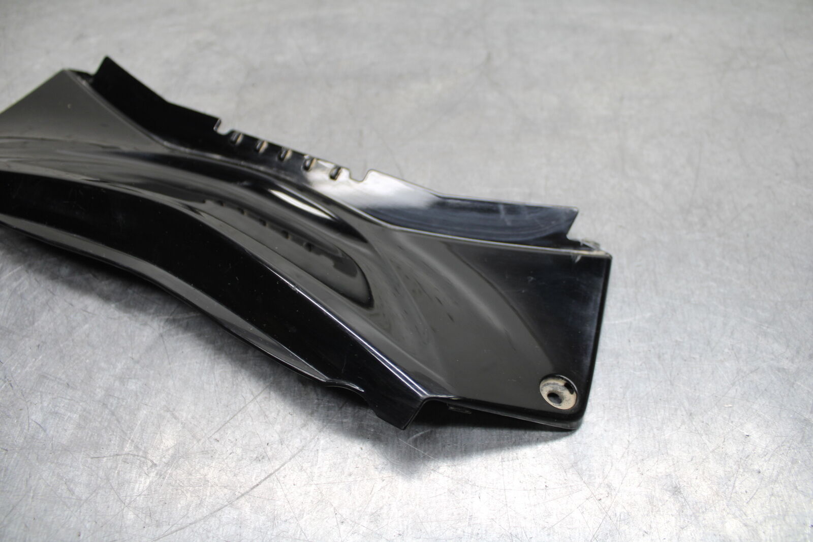 19-24 YAMAHA R3 CENTER REAR BACK SEAT TAIL FAIRING COVER TRIM COWL BB736