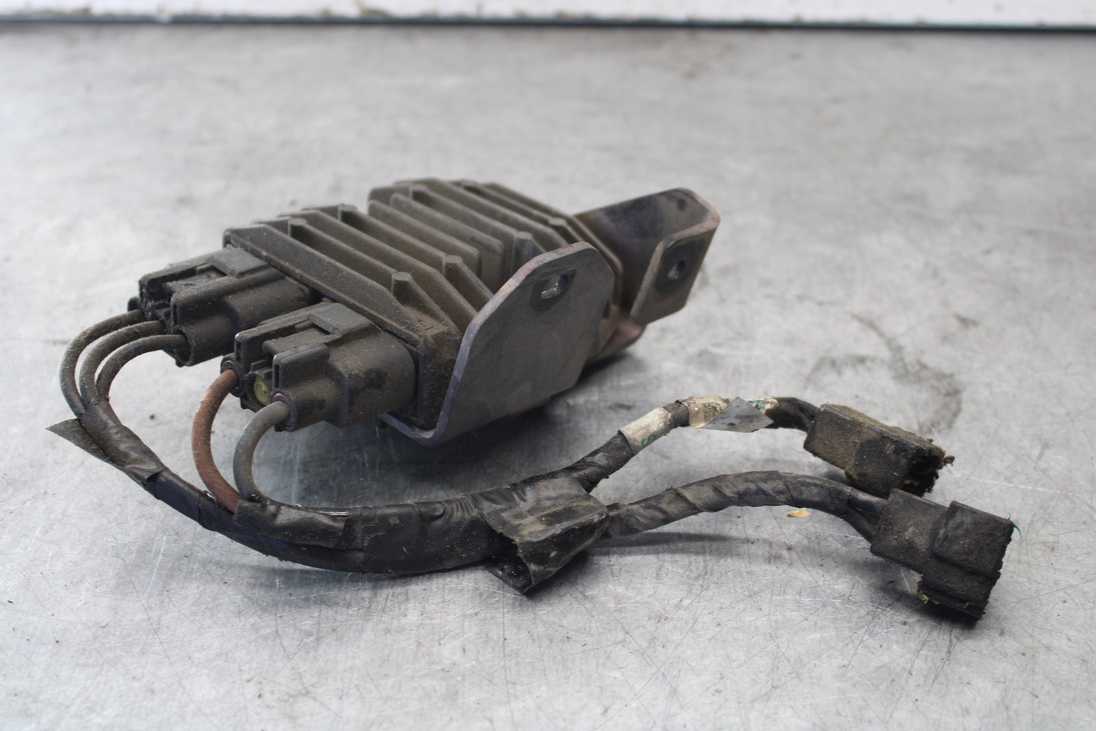 07-08 TRIUMPH DAYTONA 675 RECTIFIER VOLTAGE REGULATOR BB685