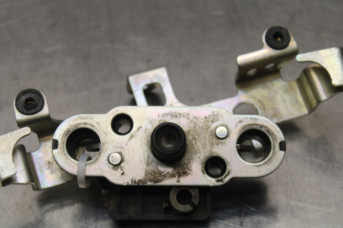 07-08 KAWASAKI NINJA ZX6R REAR PASSENGER SEAT LATCH LOCK ASSEMBLY BB199