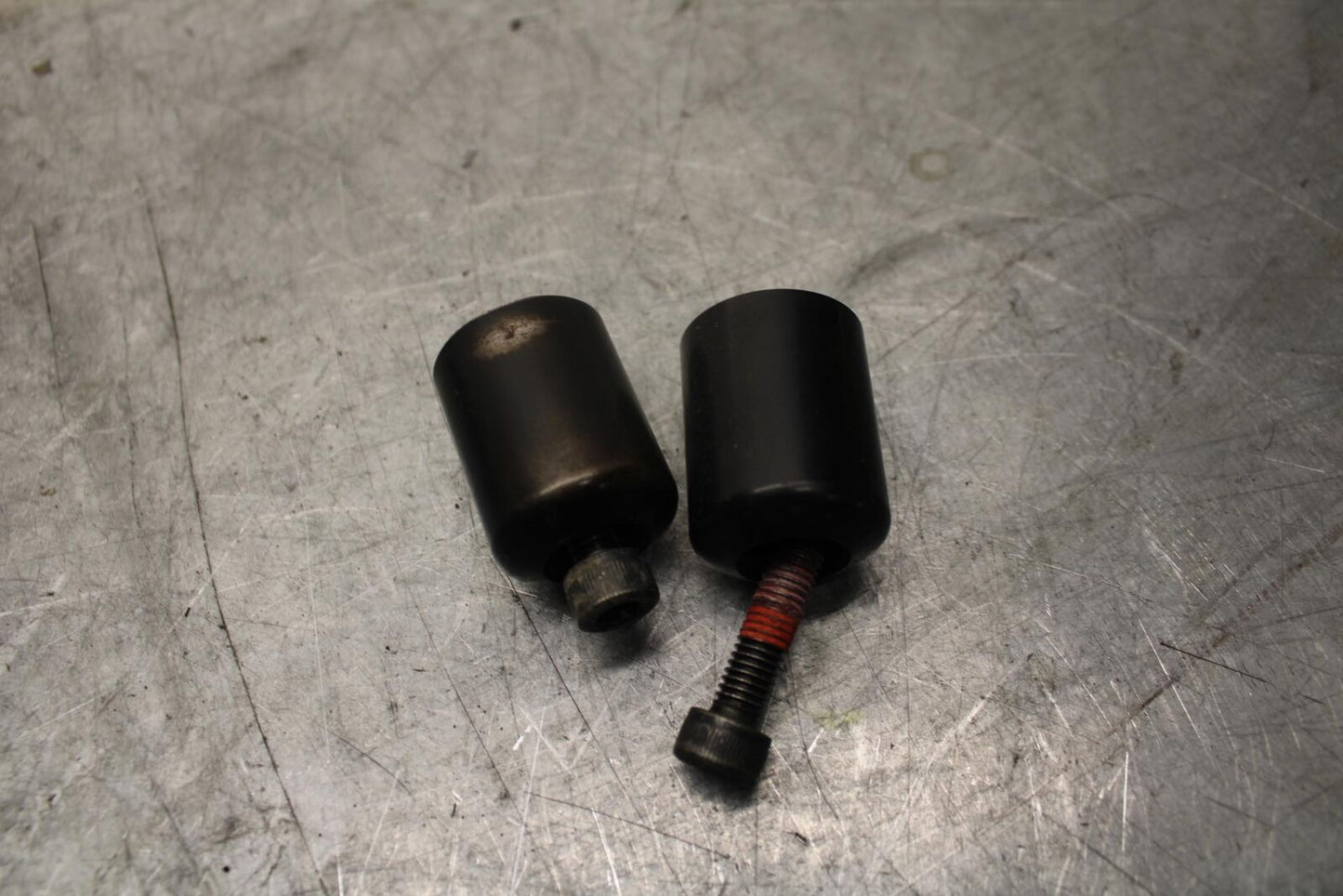 2007 Kawasaki Ninja ZX6R ZX600P HANDLEBAR END CAPS WEIGHTS  13042-1133 BB47