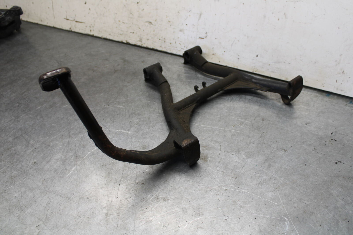 85-86 SUZUKI MADURA 1200 CENTER MAIN STAND  BB691
