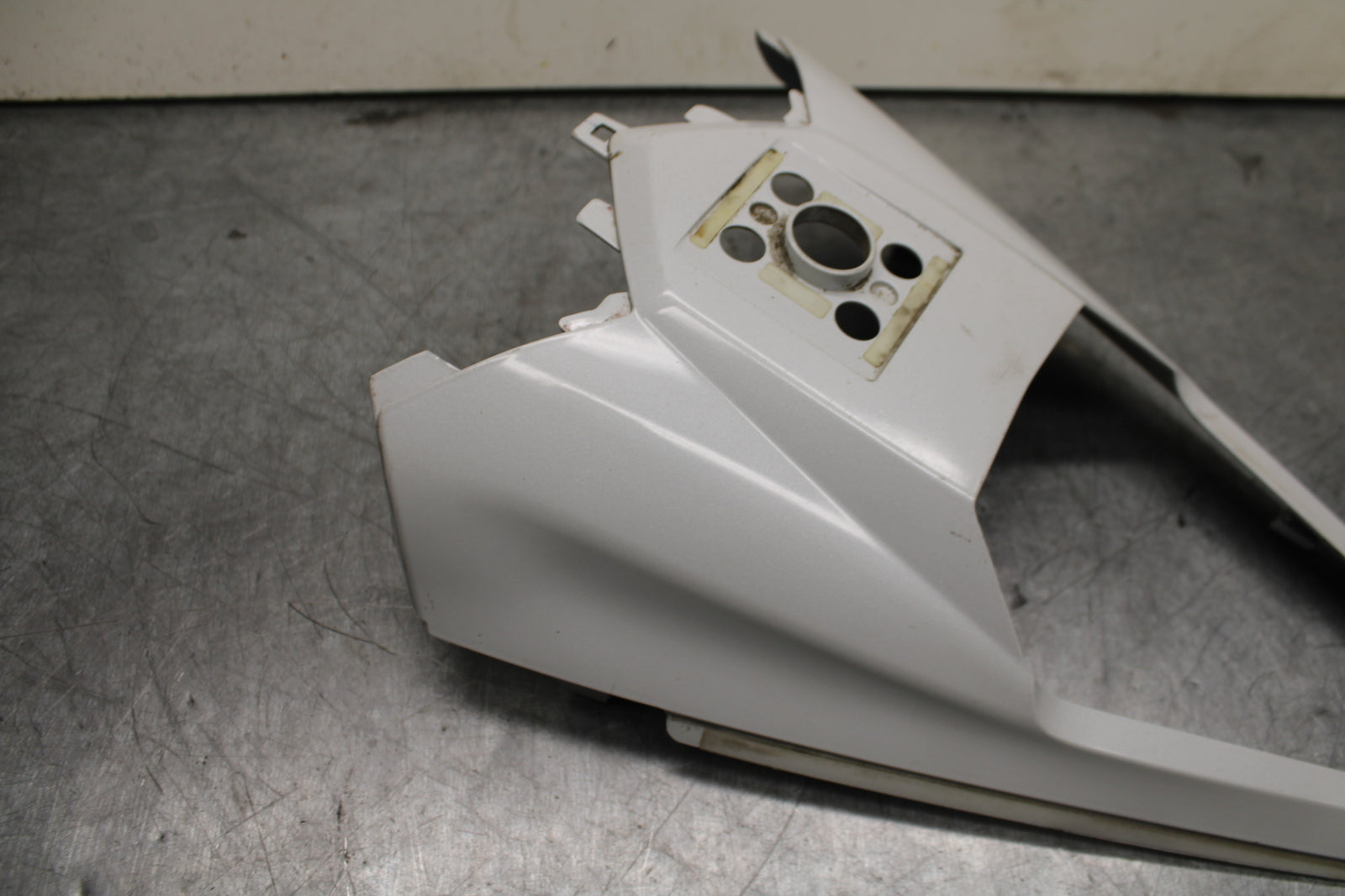 08-16 YAMAHA YZF R6 REAR BACK TAIL FAIRING COWL SHROUD BB431